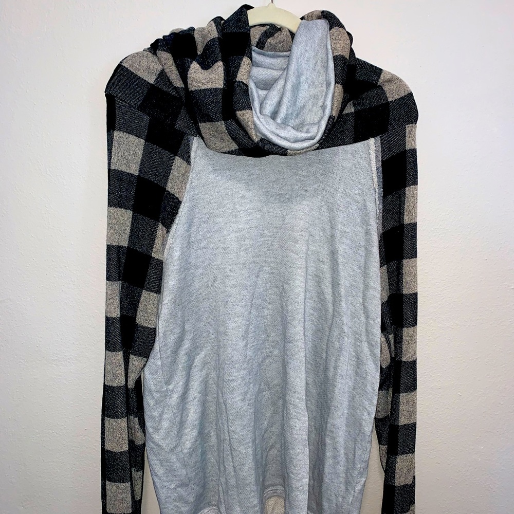 Boutique turtleneck Sweater